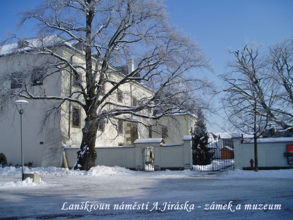 03_Zamek a muzeum.jpg